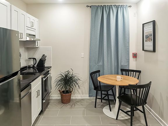 5th image of 3814 Hamilton St APT A