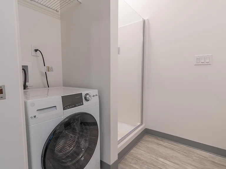 6011 SE 90th Ave #201 — Photo 11