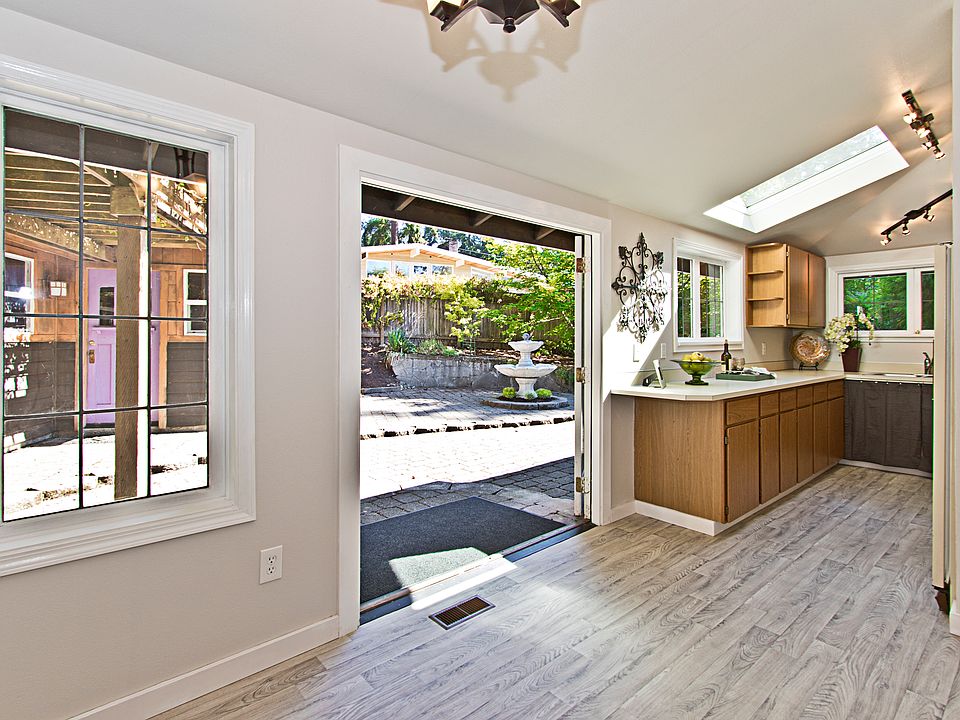 1st image of 10617 SE 30th St