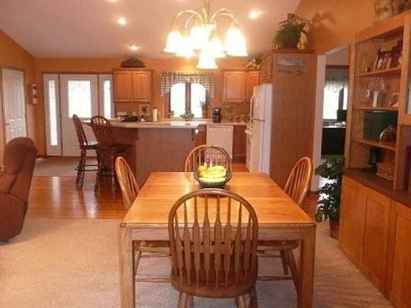5th image of 10138 Woodland Ct