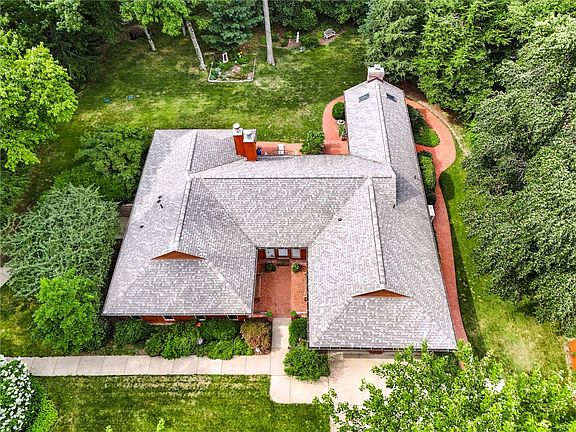 2nd image of 139 Indianola Rd