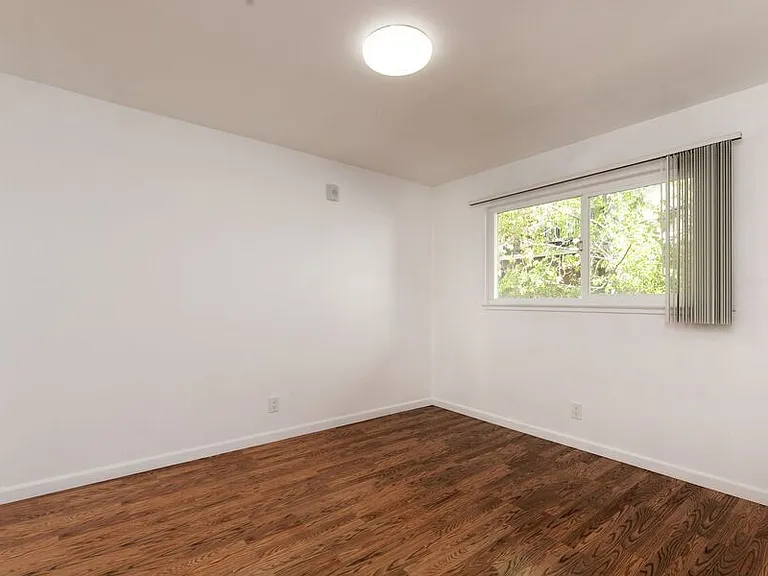 370 Staten Avenue — Photo 27