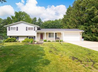 60401 Apache Ln, Washington, MI 48094