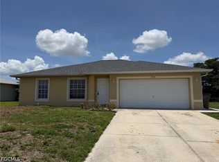 1424 NE 13th Pl, Cape Coral, FL 33909