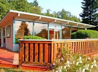 9180 NE Lovgreen Rd, Bainbridge Island, WA 98110