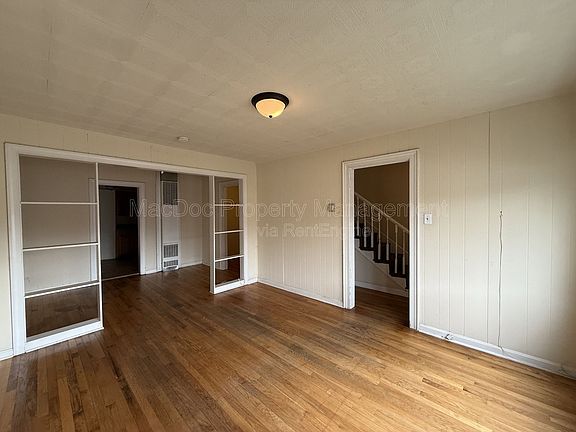 3rd image of 107 Lafayette Blvd
