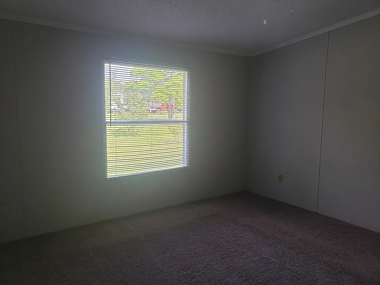 478 Washington Ln — Photo 6