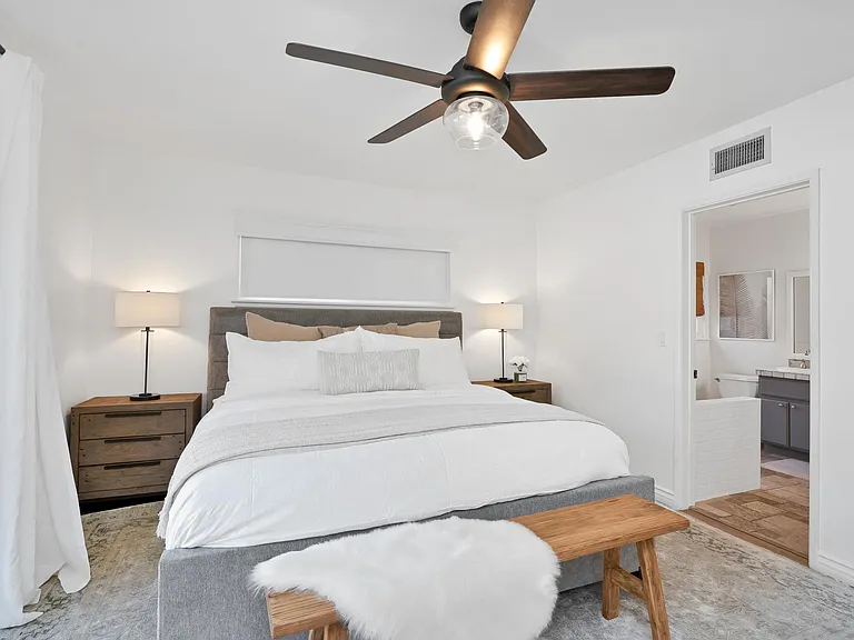 23027 Gainford St — Photo 37