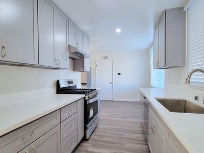1444 Kavanaugh Dr, East Palo Alto, CA, 94303