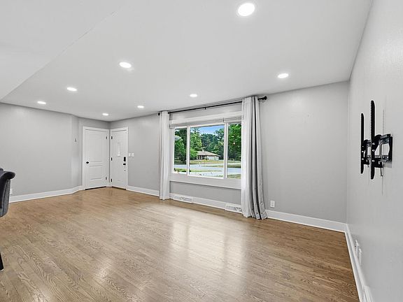 4th image of 3059 S 149th STREET