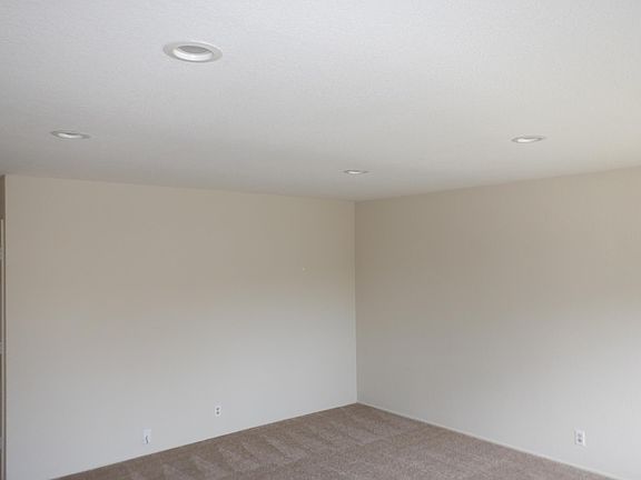 4th image of 929 Lawton Ave
