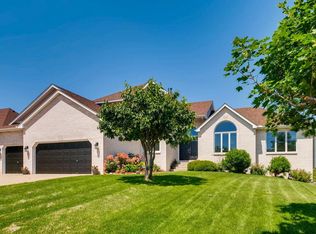 3080 Linden Dr, New Brighton, MN 55112