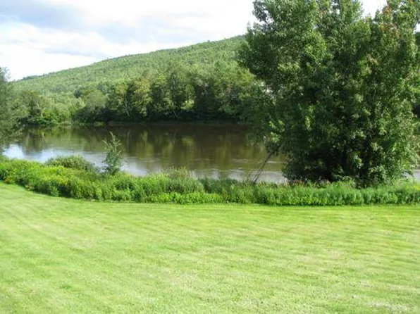 1267 Rt 2, Rumford, ME 04276