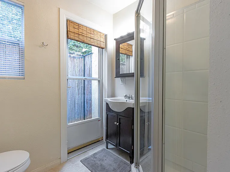 N Ogden Dr — Photo 15