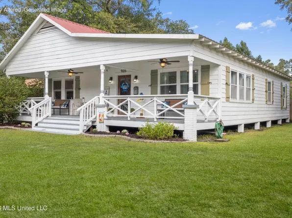 905 Old Spanish Trl, Bay Saint Louis, MS 39520