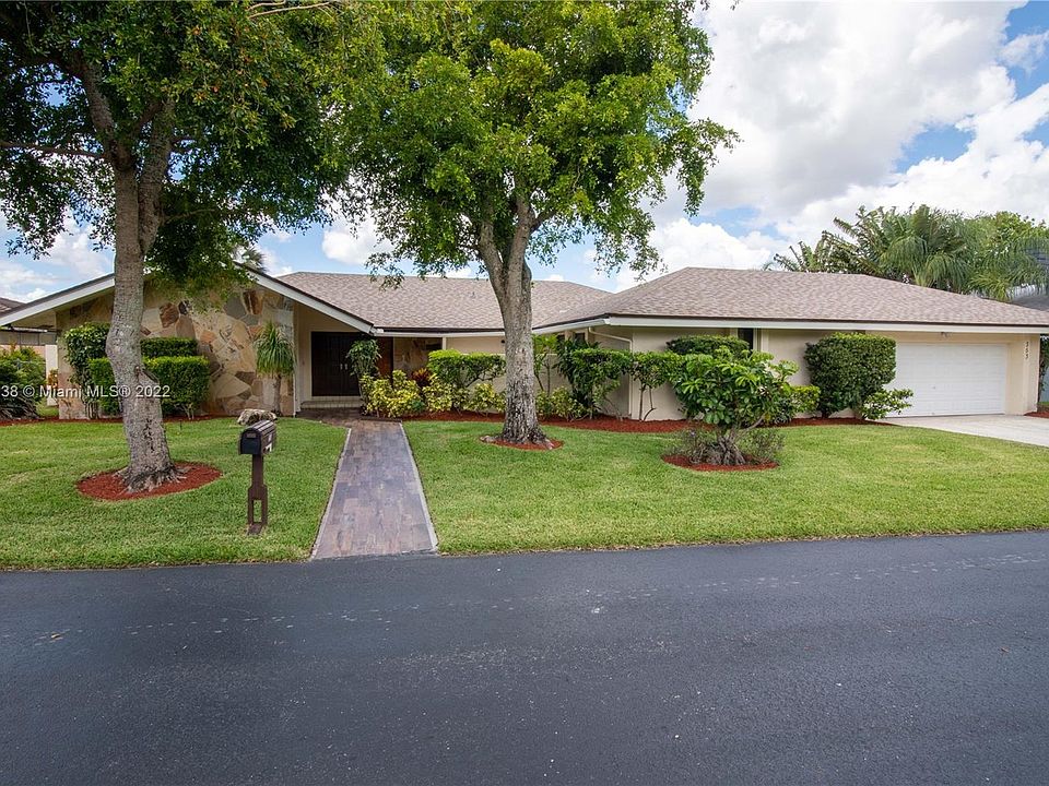 353 Jacaranda Dr, Plantation, FL 33324 Zillow