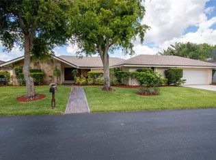353 Jacaranda Dr, Plantation, FL 33324