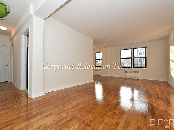 3rd image of 3091 Crescent St APT 5G