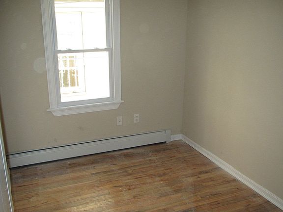3rd image of 8518 101st St