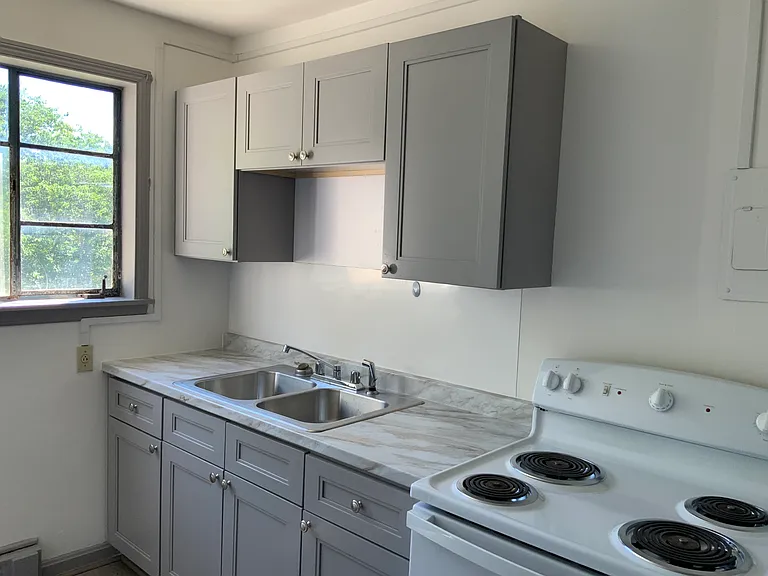 909 Sophia St #A — Photo 6