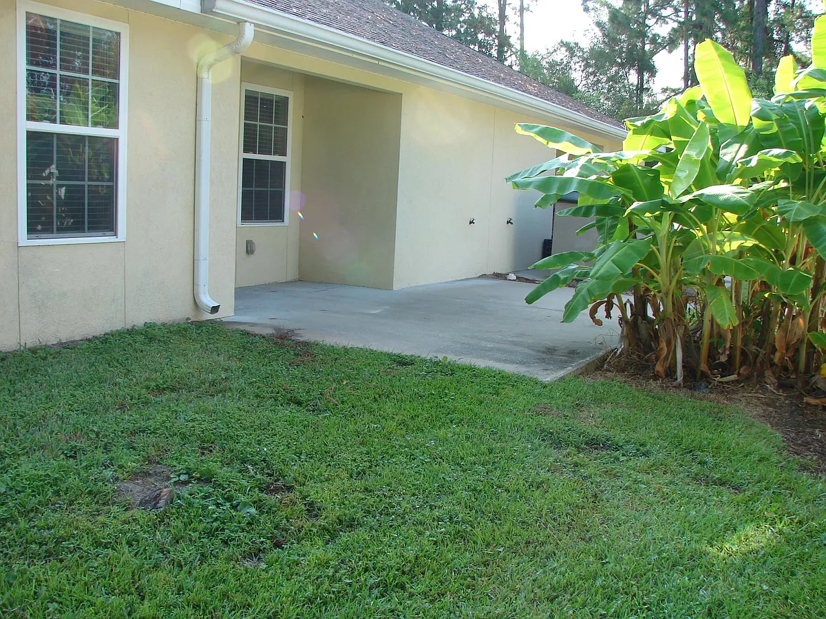 Building Photo - 271 Millcrest Dr