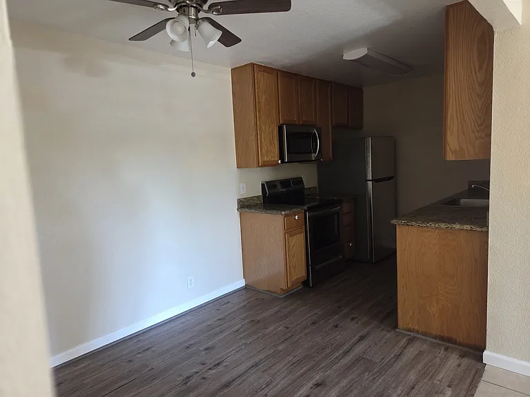 500 Arcadia Dr — Photo 4