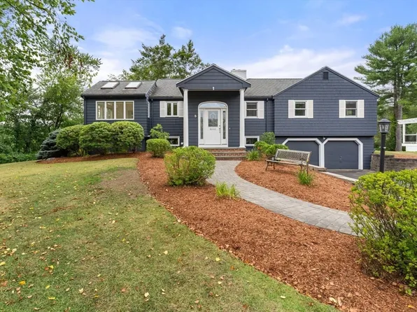 5 Meadow Ln, Lynnfield, MA 01940
