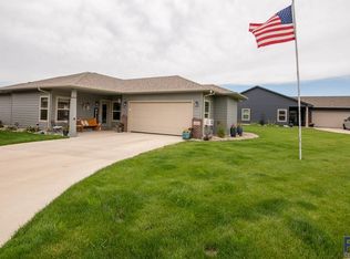 5201 E Villa Ridge St, Sioux Falls, SD 57110