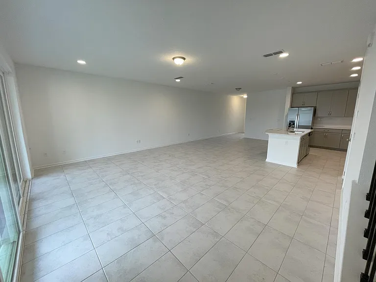 711 Cherry Elm Dr — Photo 9