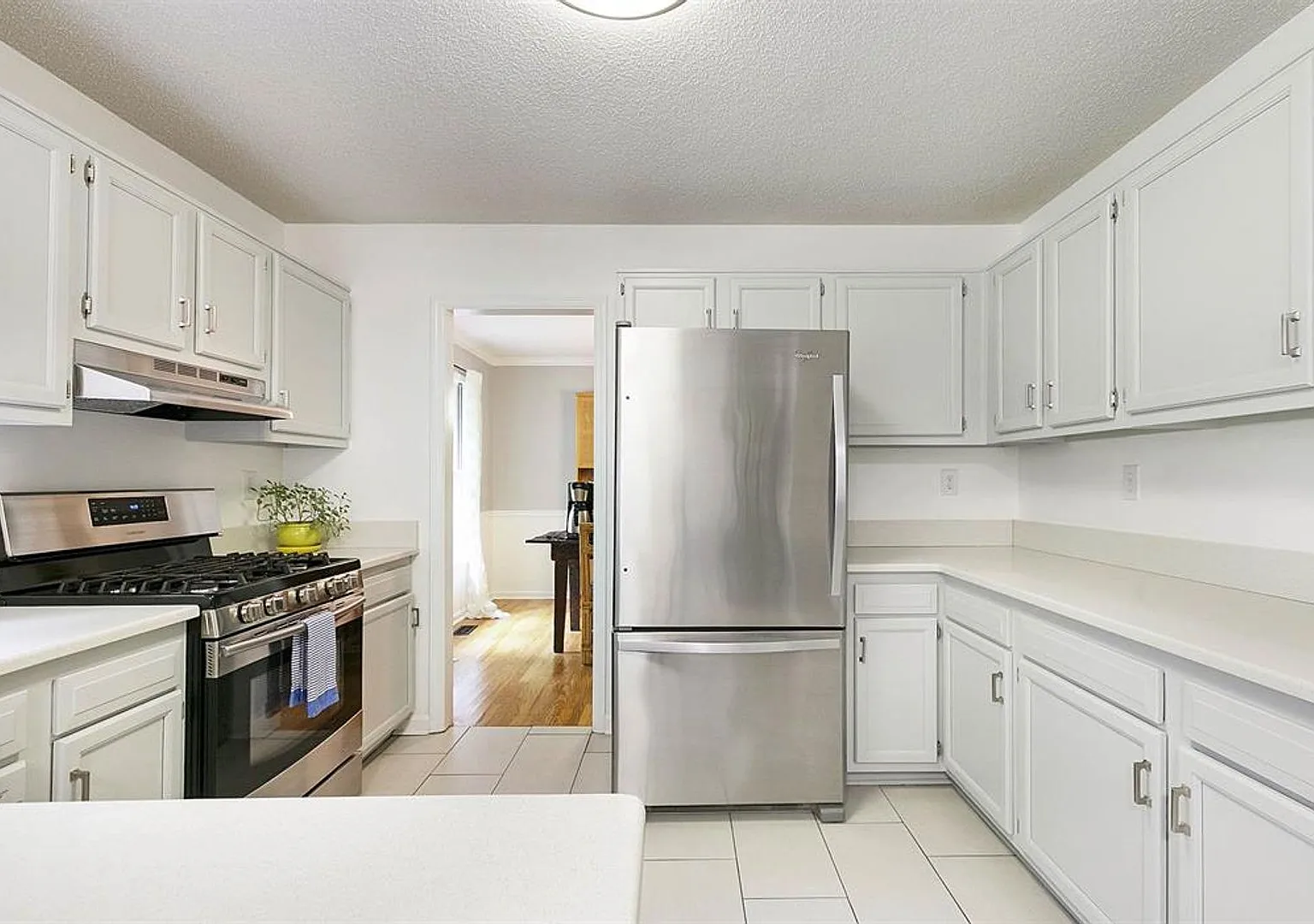 WOW! Charming 3 bedroom 2.5 bath home in the Northgate School District! Must See! — Photo 3