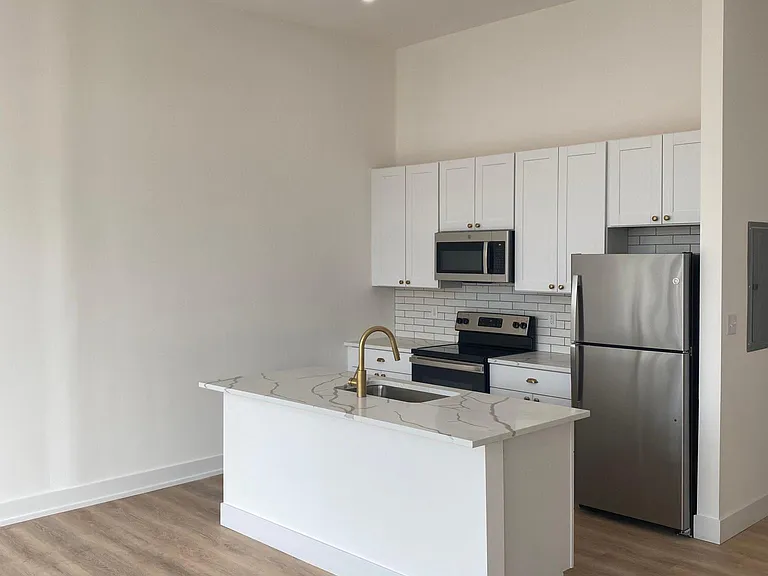 2510 Sutton Blvd — Photo 2