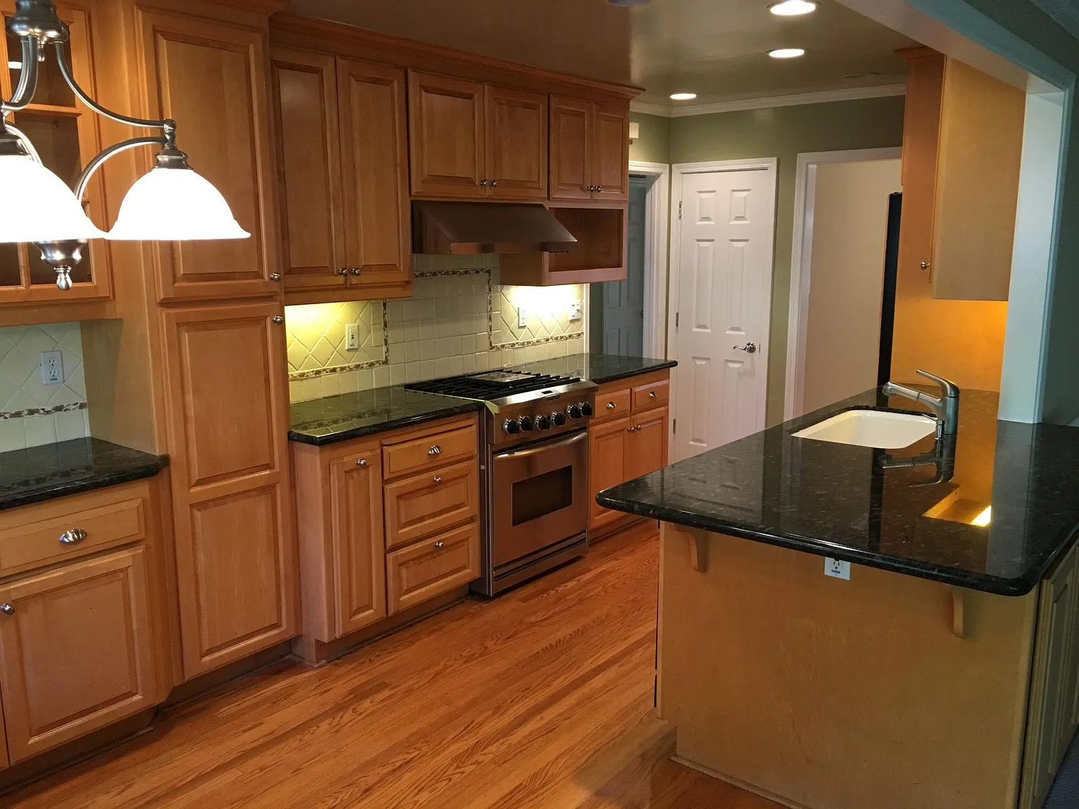 3171 Cordova Way — Photo 2