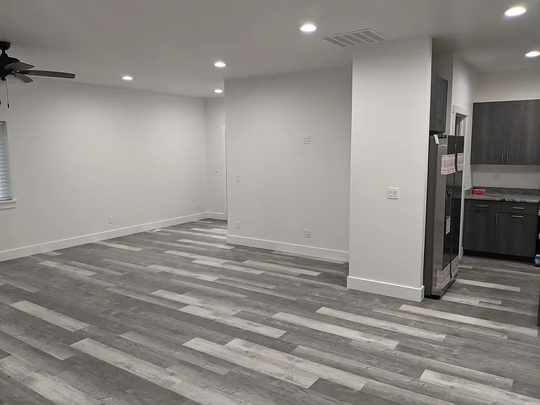 1033 Frank Henry Rd — Photo 3