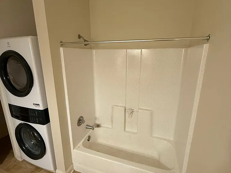 Uptown Brass Apartments — Photo 13