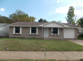 3704 Softcloud Dr, Dallas, TX 75241