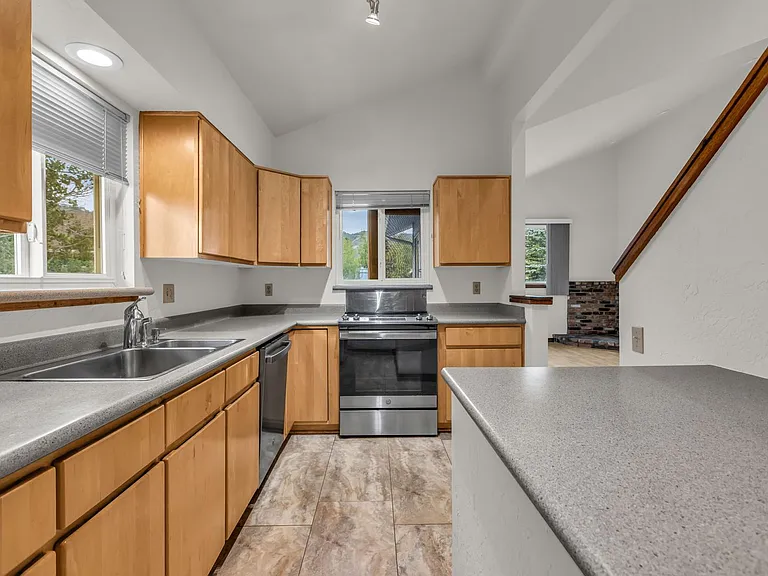 2320 Calumet Cir #B — Photo 8