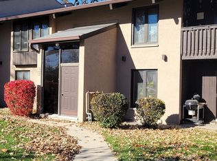 1100 Holbrook Rd APT H, Homewood, IL 60430