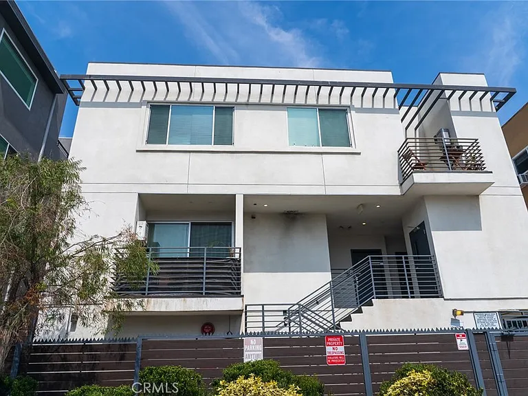 1183 Crenshaw Blvd #202 — Photo 2