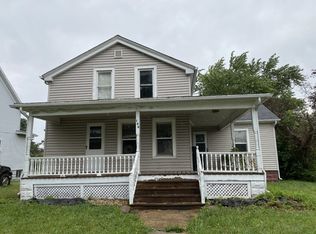 106 W 4th St, Gridley, IL 61744