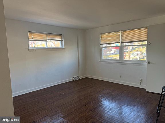 3rd image of 7736 Gilbert St