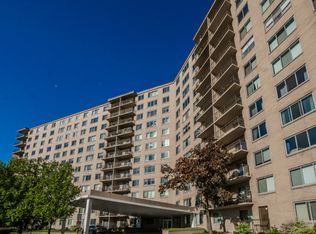 6933 N Kedzie Ave APT 110, Chicago, IL 60645