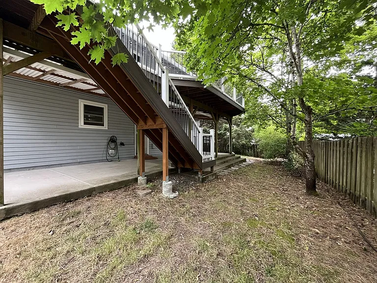 17688 NW Dogwood Ct — Photo 51
