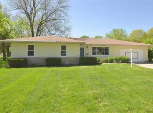 706 NW B St, Blue Springs, MO 64015