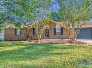 1100 Oakwood St NW, Hartselle, AL 35640