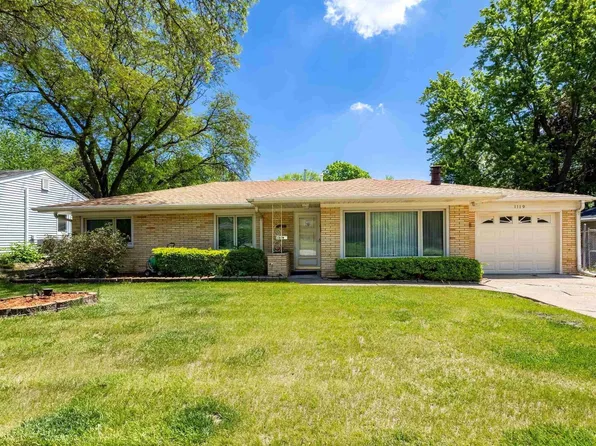1119 14th St, Bettendorf, IA 52722