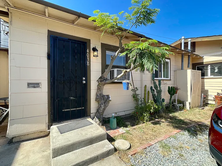 4038 Mississippi St — Photo 2