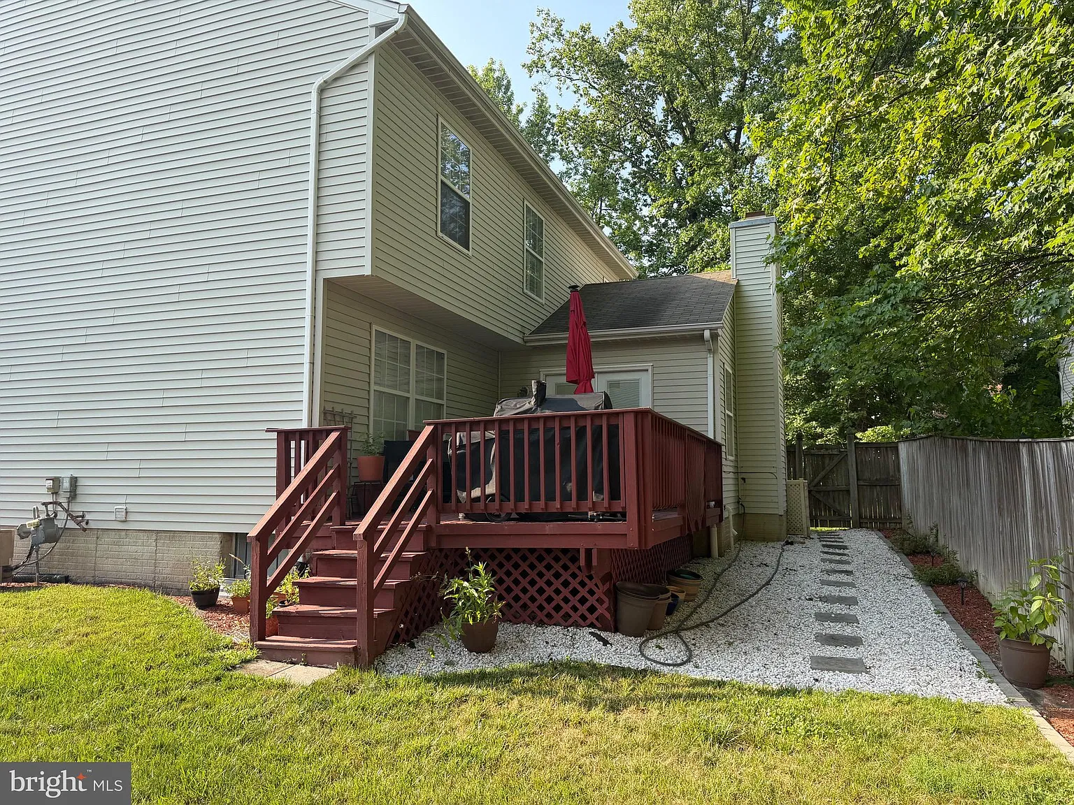 4 bed, 4.0 bath, 2200 sqft, $3,800 — Photo 2