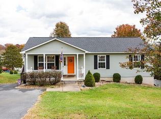 51 Pin Oak Ct, Maurertown, VA 22644