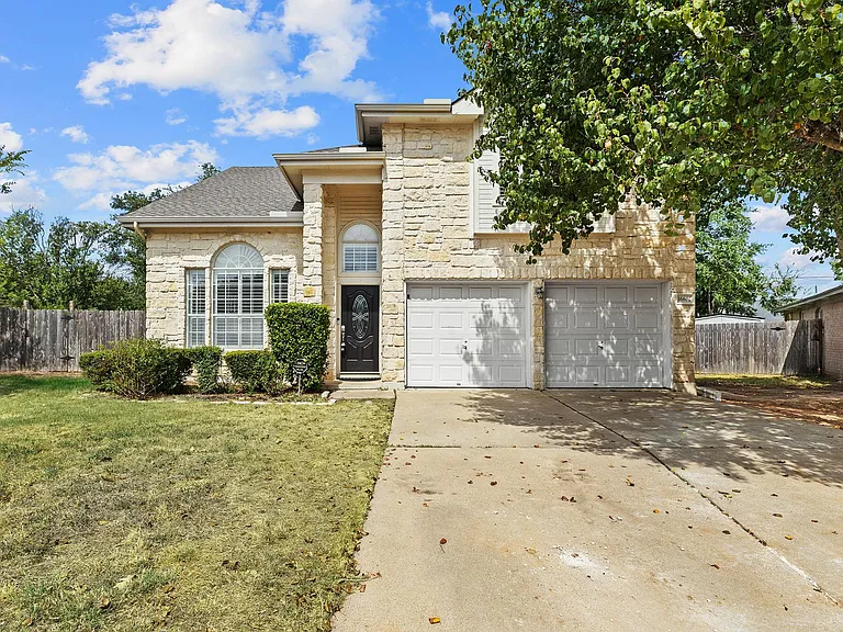 16802 Bailey Jean Dr — Photo 1