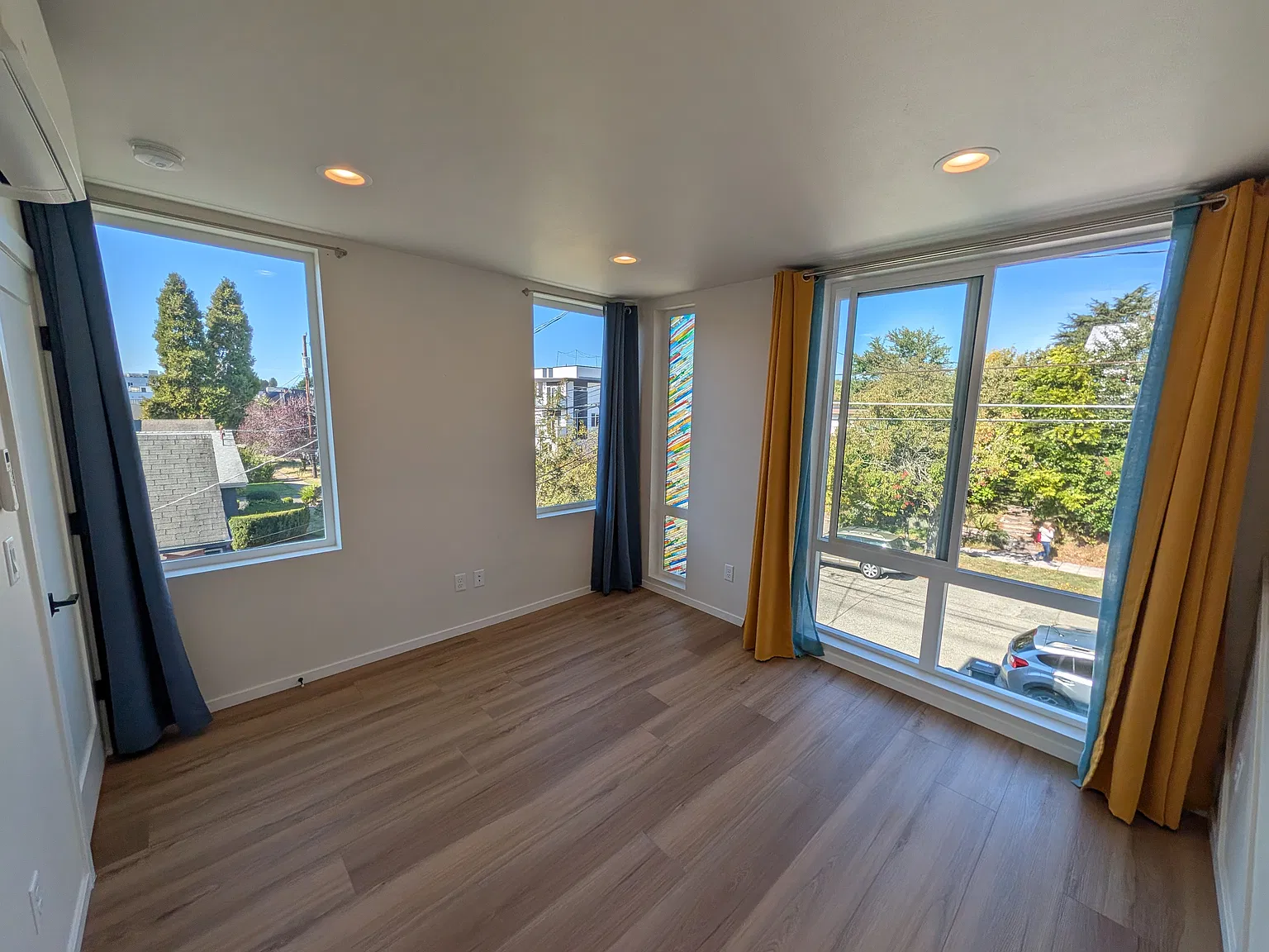 2 bed, 1271 sqft, $3,600 — Photo 2